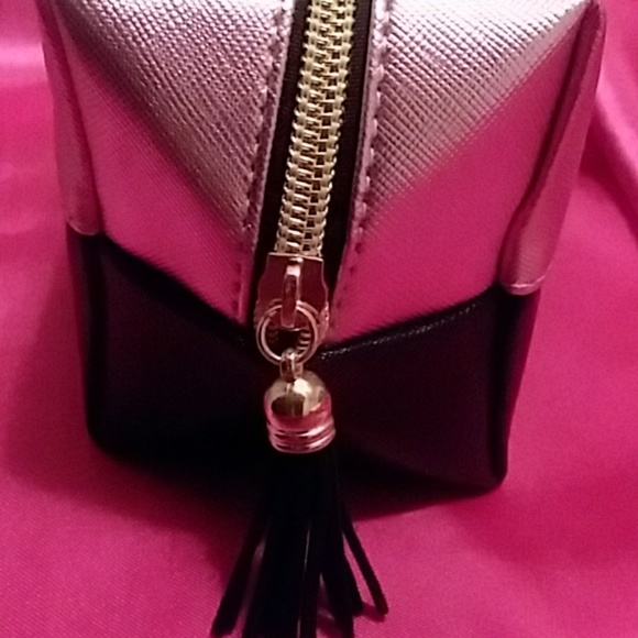 Make-up bag - Picture 2 of 6